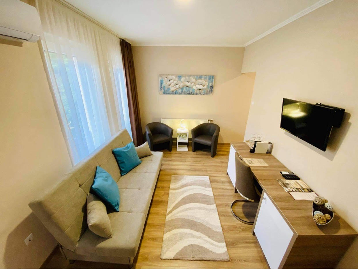 Emeleti Exclusive Superior franciaágyas lakosztály  zuhanyzóval